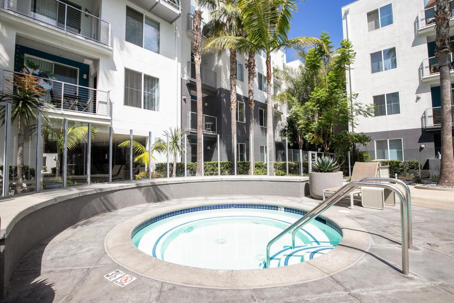 Apartment Playa Vista 1br W Pool Gym Nr The Lax-138 *
