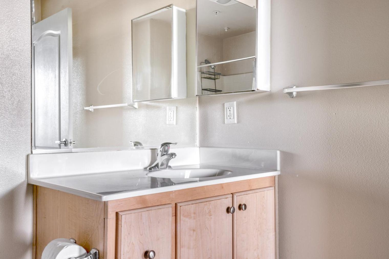 Apartment Playa Vista 1br W Pool Gym Nr The Lax-138 *